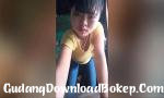 Video bokep Gadis itu menunjukkan payudaranya Mp4