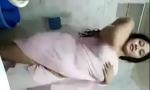 Video Bokep HD kesenangan di kamar mandi hot