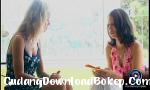 Nonton video bokep Dora Venter mengundang teman mainnya untuk bermain dengan dildo barunya di GudangDownloadBokep.Com