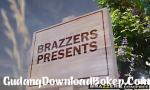 Nonton video bokep Brazzers  Milfs Suka itu Besar  Pervert In The Par gratis di GudangDownloadBokep.Com