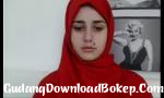 Video bokep online Gadis Arab menunjukkan payudaranya di atas matras  2018 hot