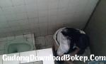 Nonton Bokep Ngintip Cewek Pipis Di WC Sekolah 3gp