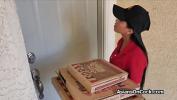 Bokep Sex Asian babe delivers pizza and gets into a threesome