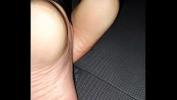 Nonton Film Bokep Amiga vagabunda mostrando os pezinhos e solas ressecadas dentro do carro sol Slut friend showing her little feet and dry soles inside the car terbaru 2022