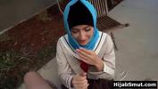 Video Bokep Terbaru Inexperienced muslim girl gets a sex lesson online