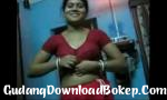 Download Film Bokep Wanita India Selatan yang pemalu menunjukkan tubuh gratis