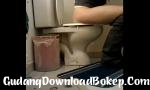 Video bokep Helen Spycam Toilet Berbulu