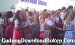 Video bokep Gadis gadis kencing Oktoberfest 2018