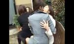 Nonton Video Bokep lesbian Jepang berciuman di taman online