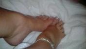 Video Bokep HD Cumming on MILF apos s feet 2022