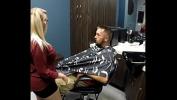 Nonton Film Bokep Hairdresser catches him stroking and tucks him terbaru