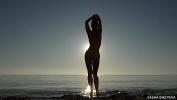 Video Bokep Hot Sexy dance of a hot Russian girl on the beach 3gp