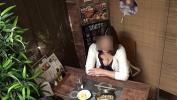 Video Bokep Terbaru 服を脱がせると｢私ばっかり hellip ズルい～脱いで！｣と甘えてくる。イチャイチャセックスがお好みのよう。