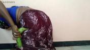 Video Bokep Aunt grabbed the green banana hand and stuffed it into her mouth terbaru