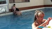 Video Bokep Hot La Chicas han Follado en la fiesta swinger en la piscina sin parar terbaik