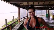 Download Bokep Miss Bumbum Ana Julia passeando e sentando firme na piroca dentro do carro 3gp